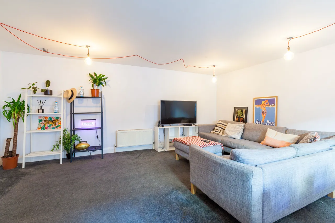 Flat 7, 23 Wheler Street, London, photo 2