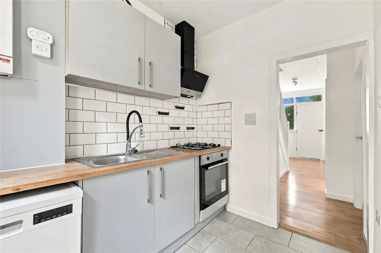 3 bed house to rent, Thackeray Avenue, Tottenham, N17
