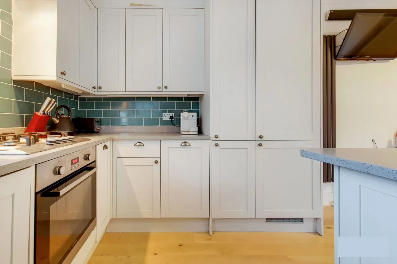 Top Floor Flat, 51 Hackford Road, London, photo 6