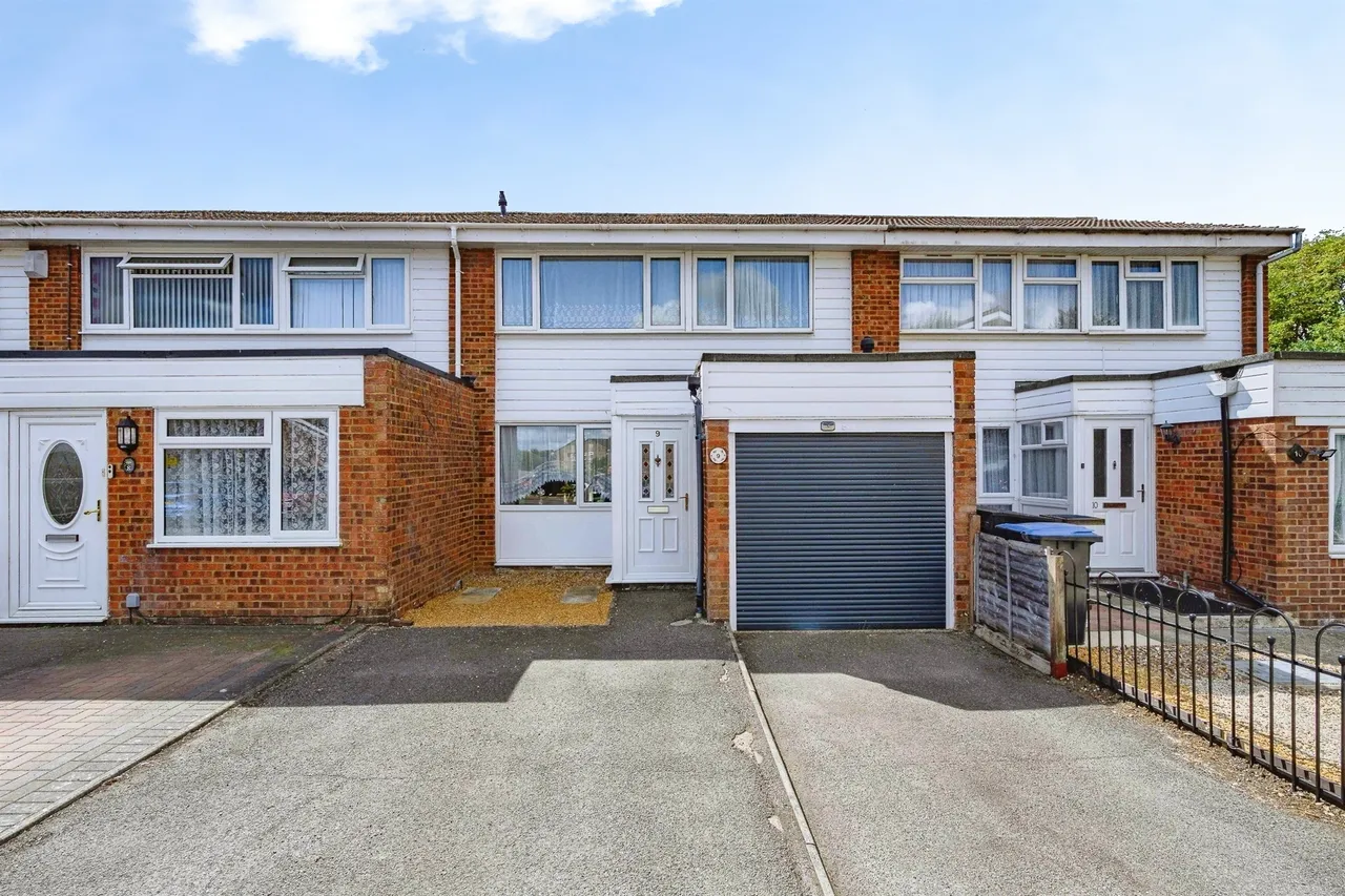 3 bed house for sale — Catherine Close, Hemel Hempstead