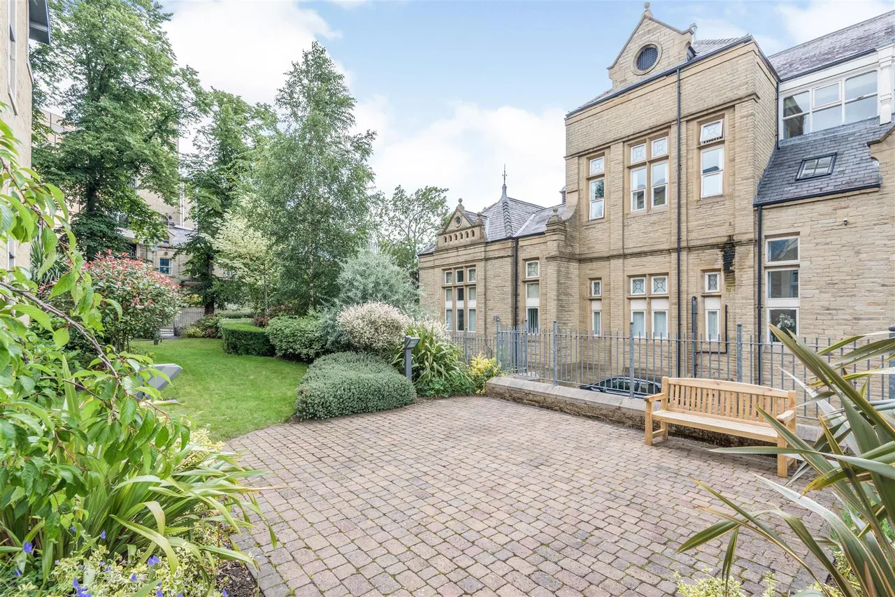 Oxford Road, Halifax, HX1, photo 11