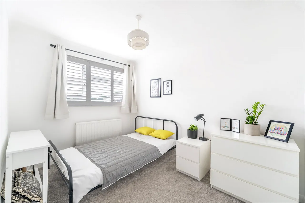 Peregrine Road, Lower Sunbury, TW16 6JJ, photo 6