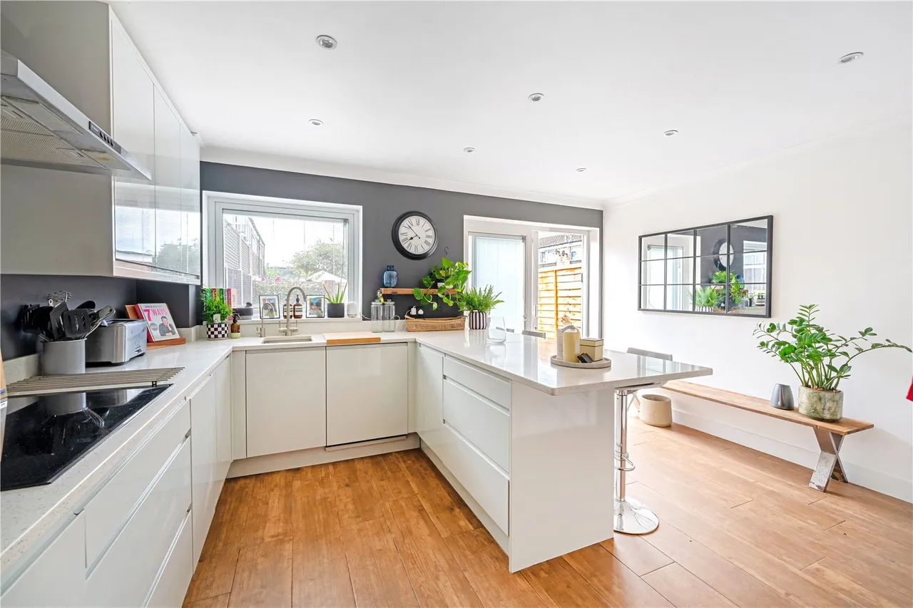 Peregrine Road, Lower Sunbury, TW16 6JJ, photo 4
