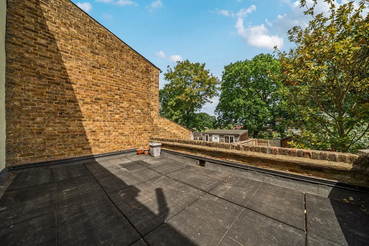 Faversham Road, SE6, photo 12