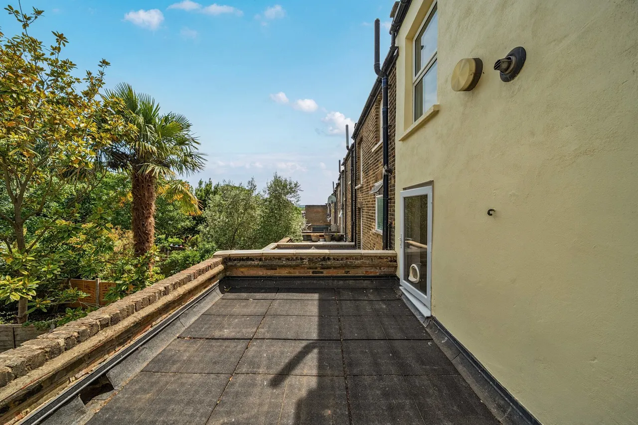 Faversham Road, SE6, photo 4
