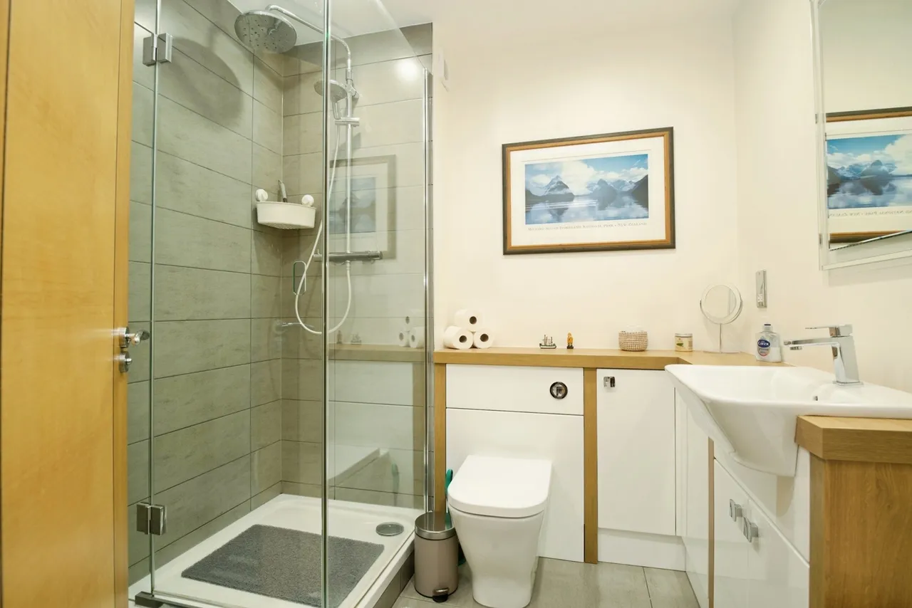 Henke Court, Cardiff, CF10, photo 5