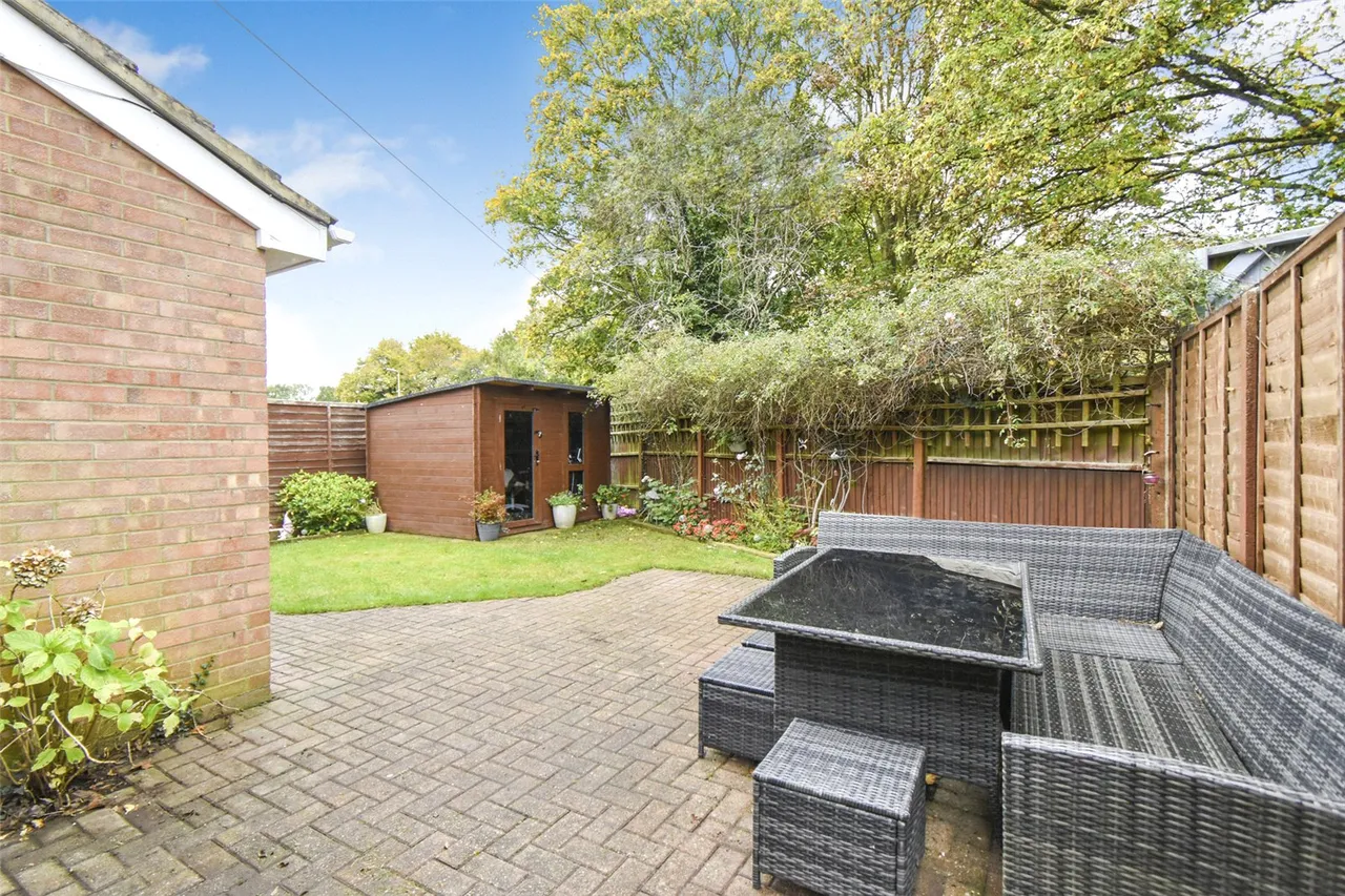 Oaktree Drive, Hook, Hampshire, RG27 9RA, photo 8