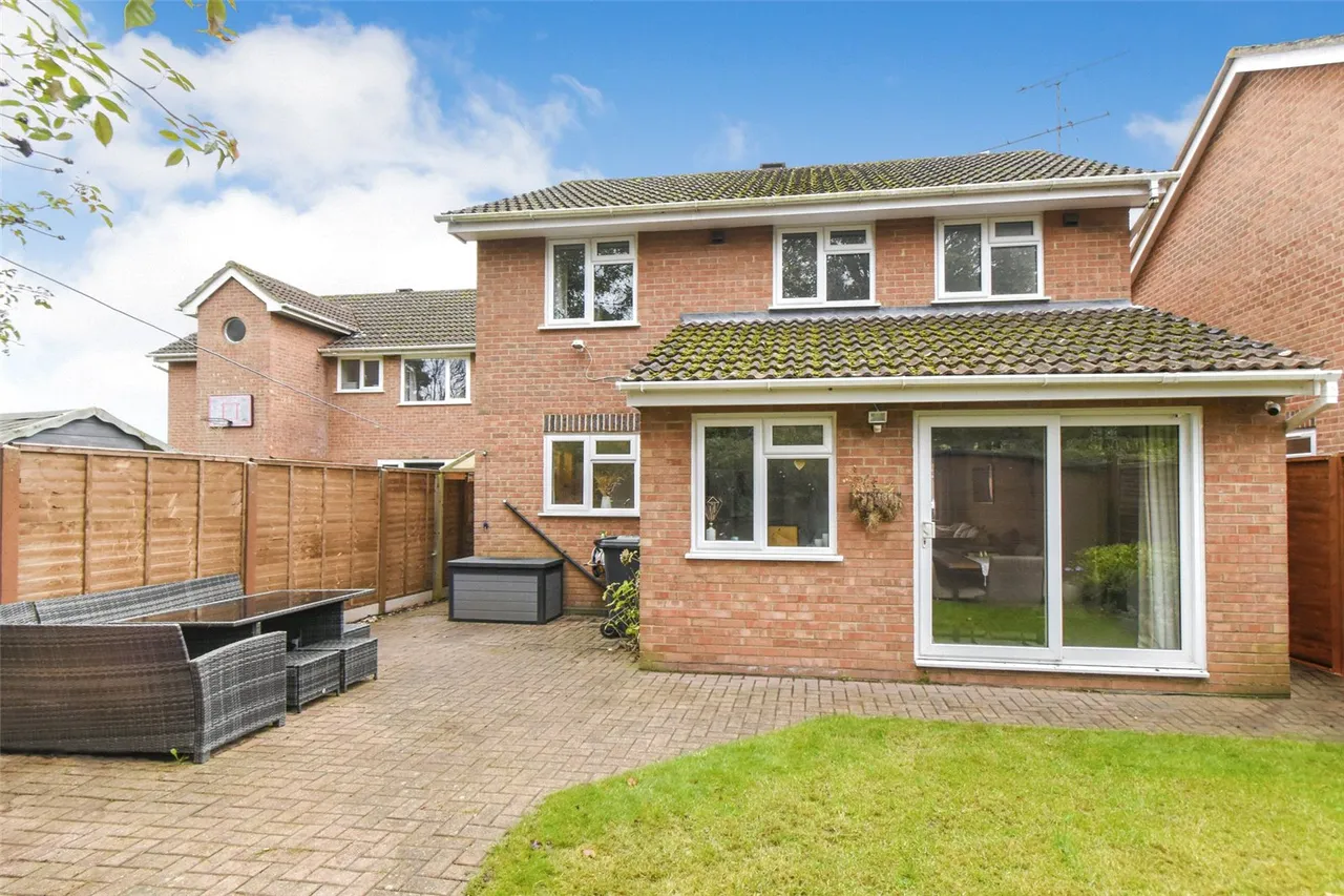 Oaktree Drive, Hook, Hampshire, RG27 9RA, photo 13