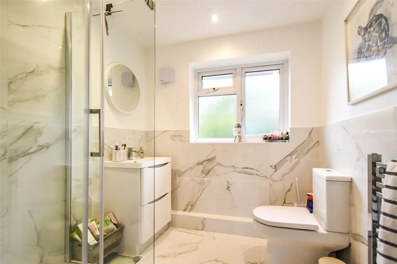 Oaktree Drive, Hook, Hampshire, RG27 9RA, photo 9