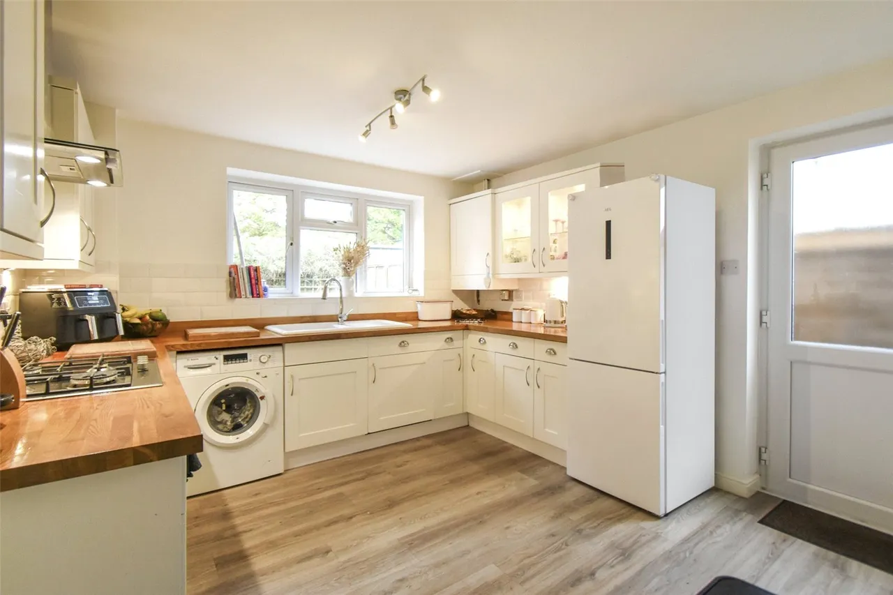 Oaktree Drive, Hook, Hampshire, RG27 9RA, photo 6