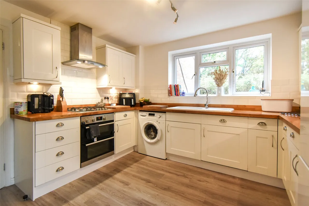 Oaktree Drive, Hook, Hampshire, RG27 9RA, photo 16