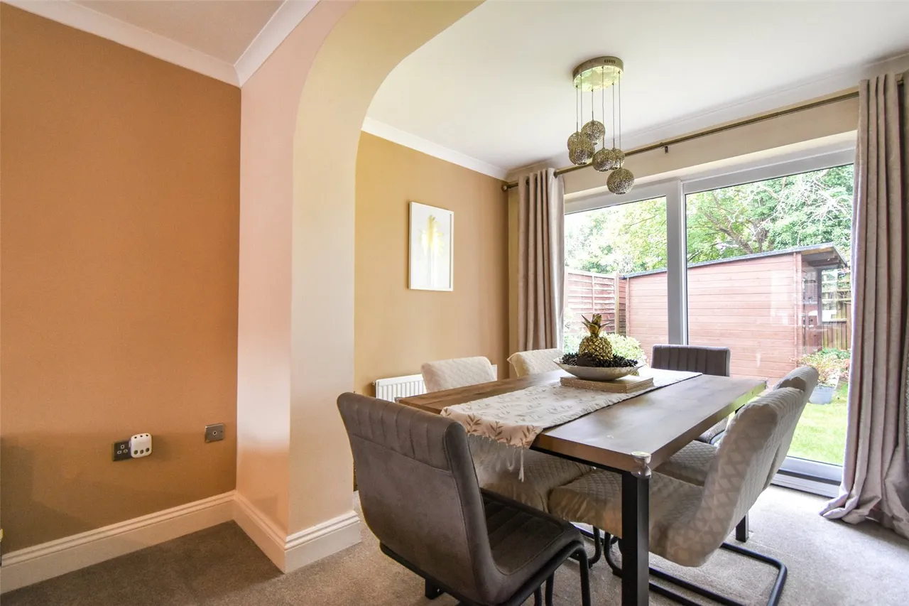 Oaktree Drive, Hook, Hampshire, RG27 9RA, photo 15