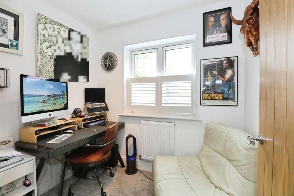 Sinden Heath, RH19, photo 9
