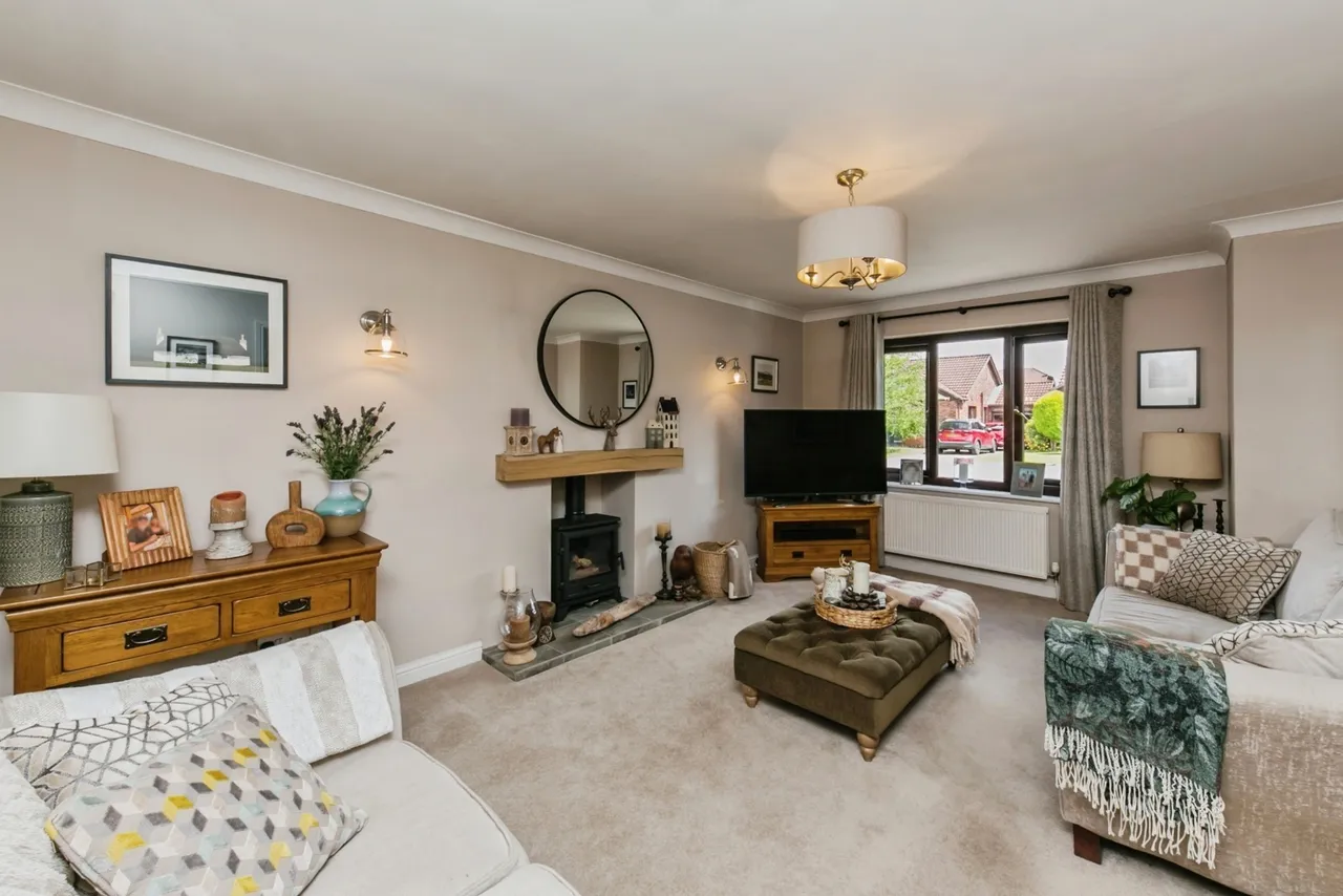 Freshfield Drive, Macclesfield, Cheshire, SK10, photo 2