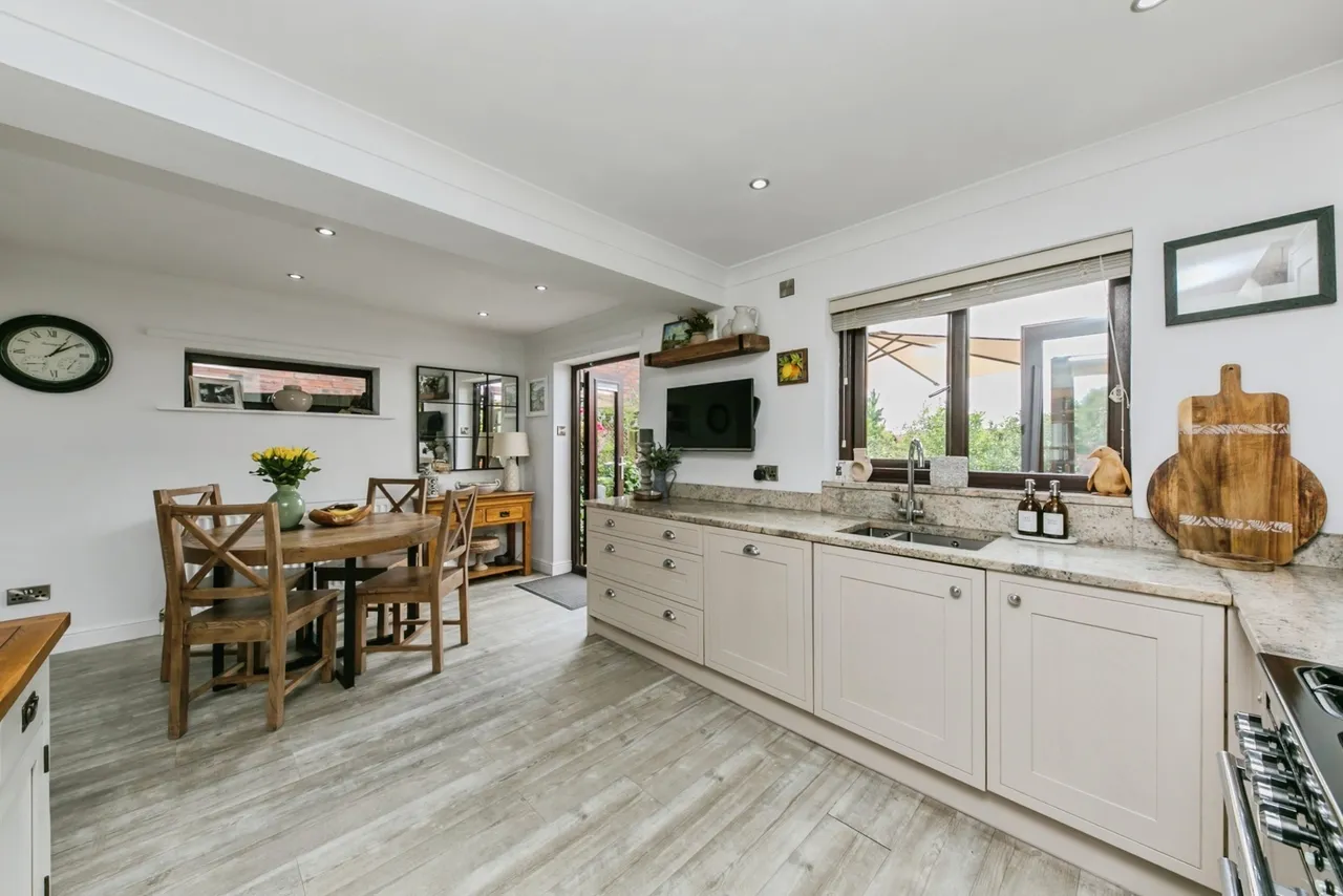Freshfield Drive, Macclesfield, Cheshire, SK10, photo 18
