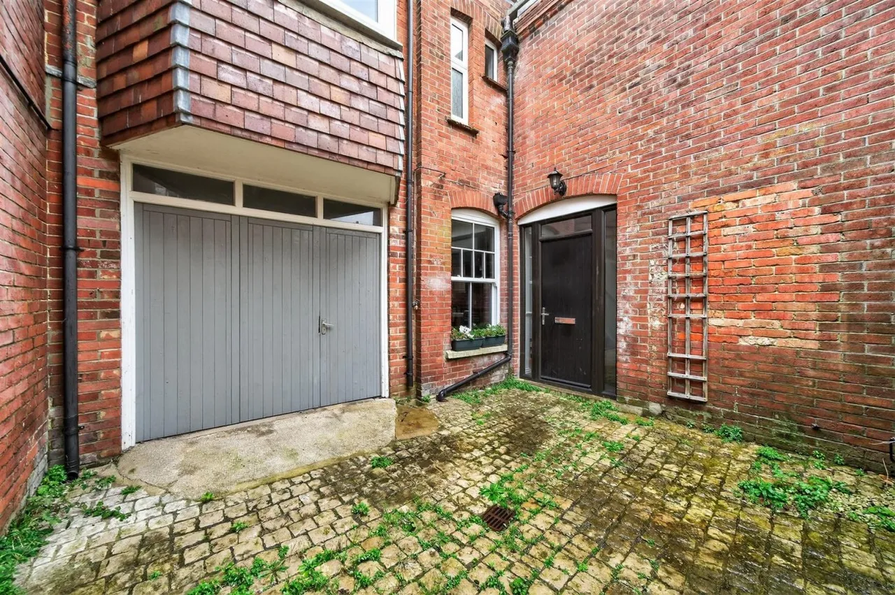 High Street, Swanage, BH19, photo 12