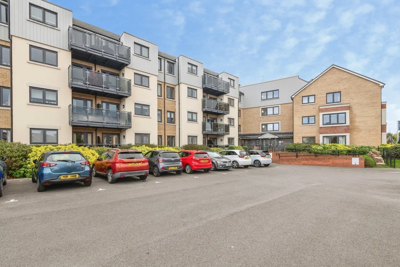 2 bed flat for sale, Tangier Way, Taunton, TA1