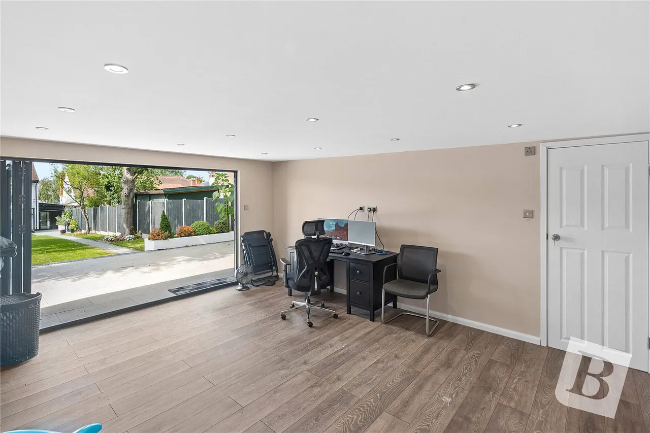 Mill Park Avenue, Hornchurch, RM12, photo 20