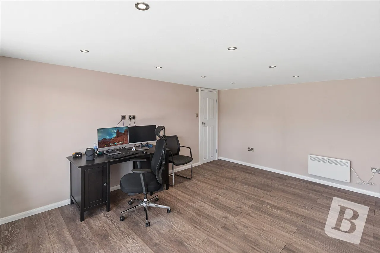 Mill Park Avenue, Hornchurch, RM12, photo 21