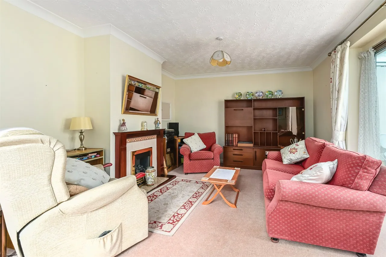 Old Rectory Drive, Ash, Guildford, Surrey, GU12 6EX, photo 9