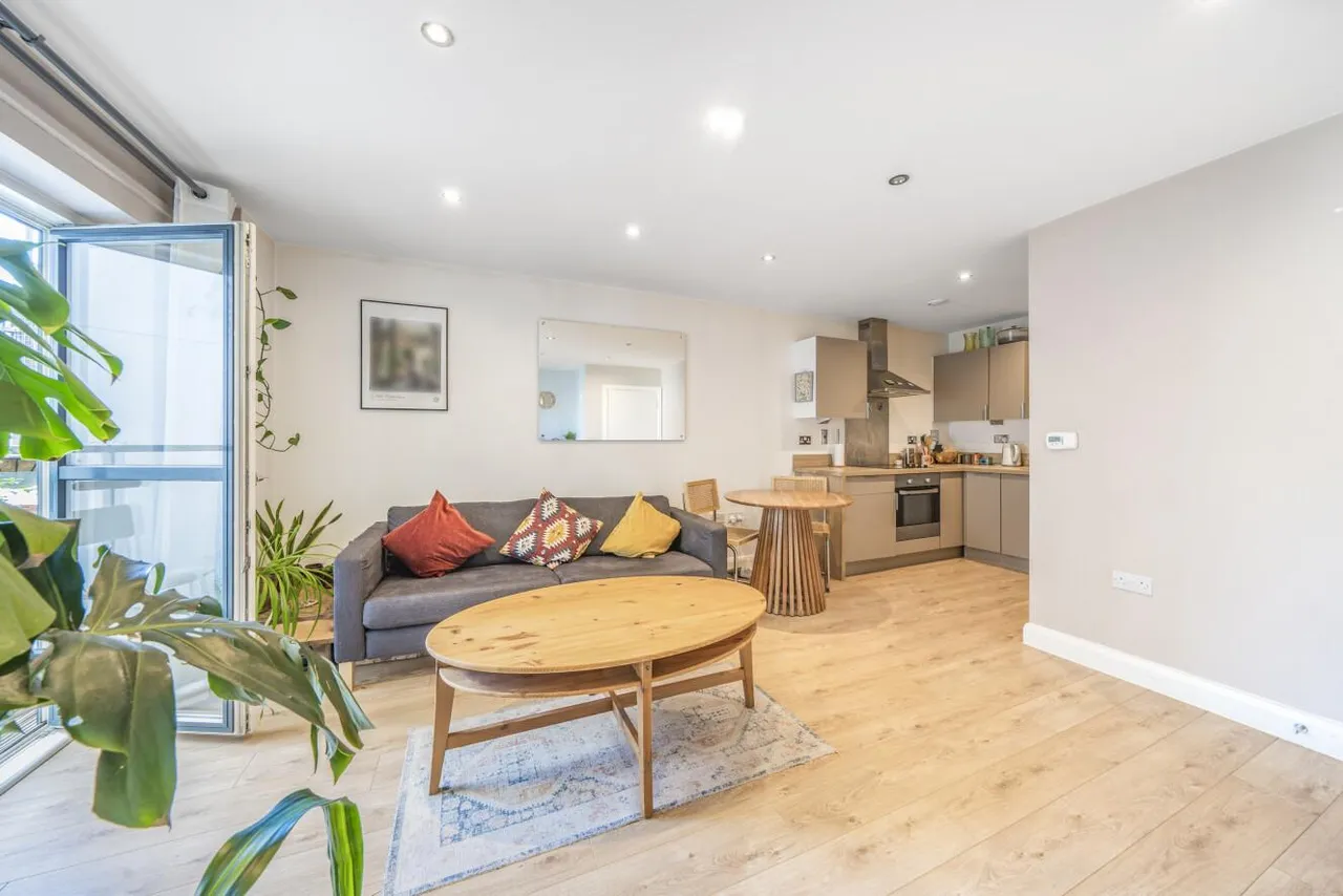 2 bed flat for sale — Bournemouth Road, Peckham, London, SE15