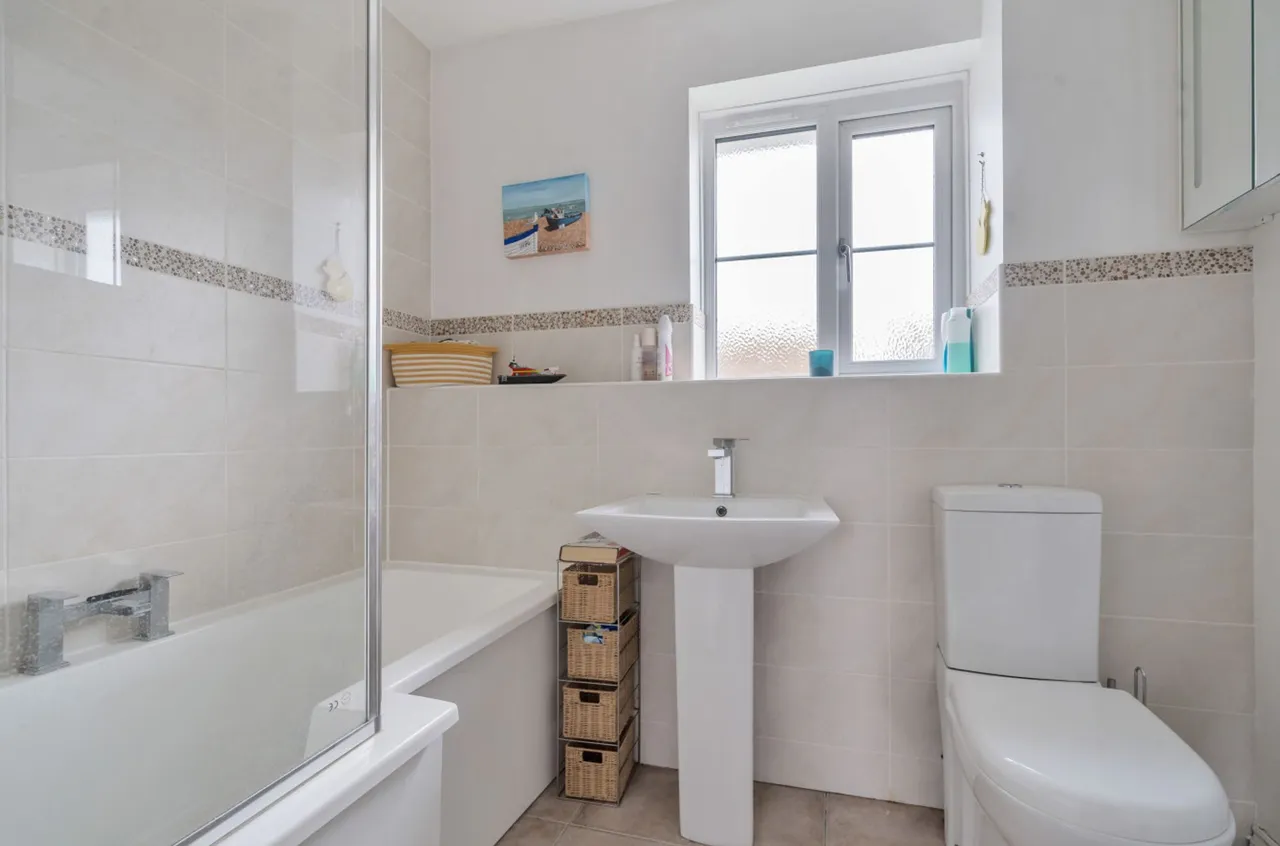 Mere Close, Bracklesham Bay, PO20, photo 9
