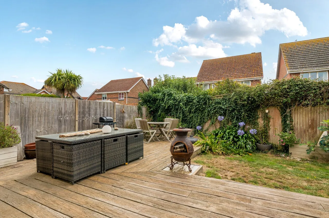 Mere Close, Bracklesham Bay, PO20, photo 12