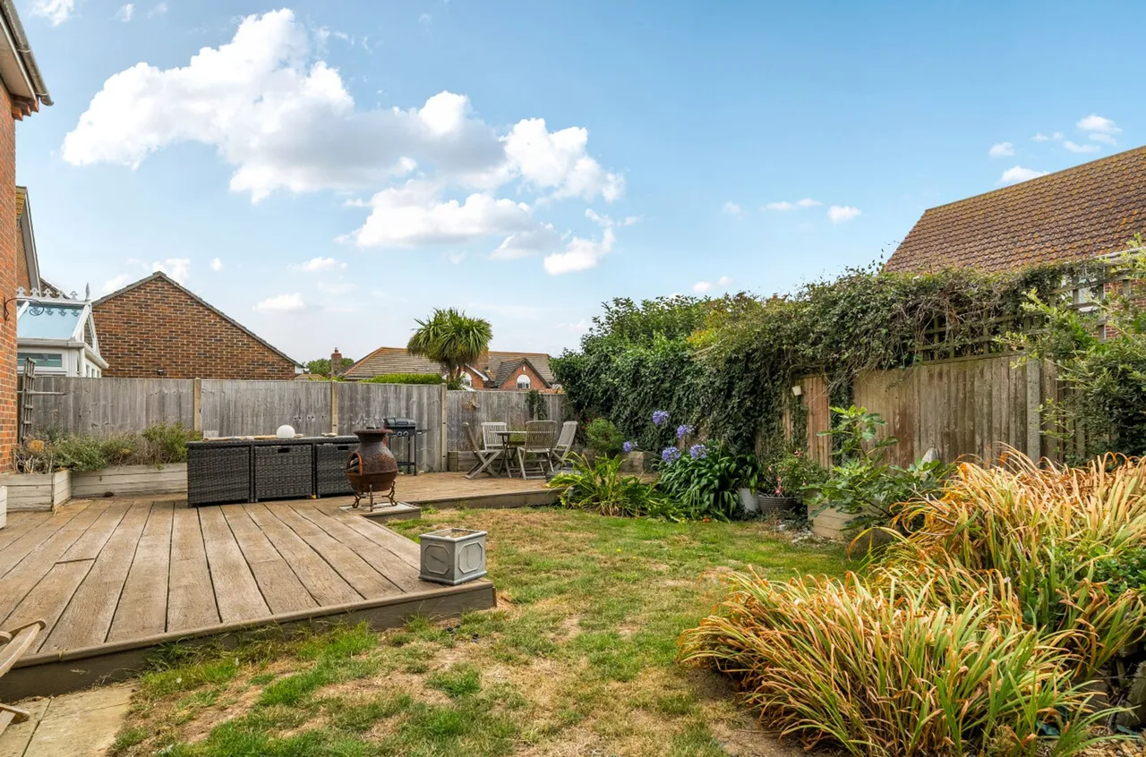 Mere Close, Bracklesham Bay, PO20, photo 13
