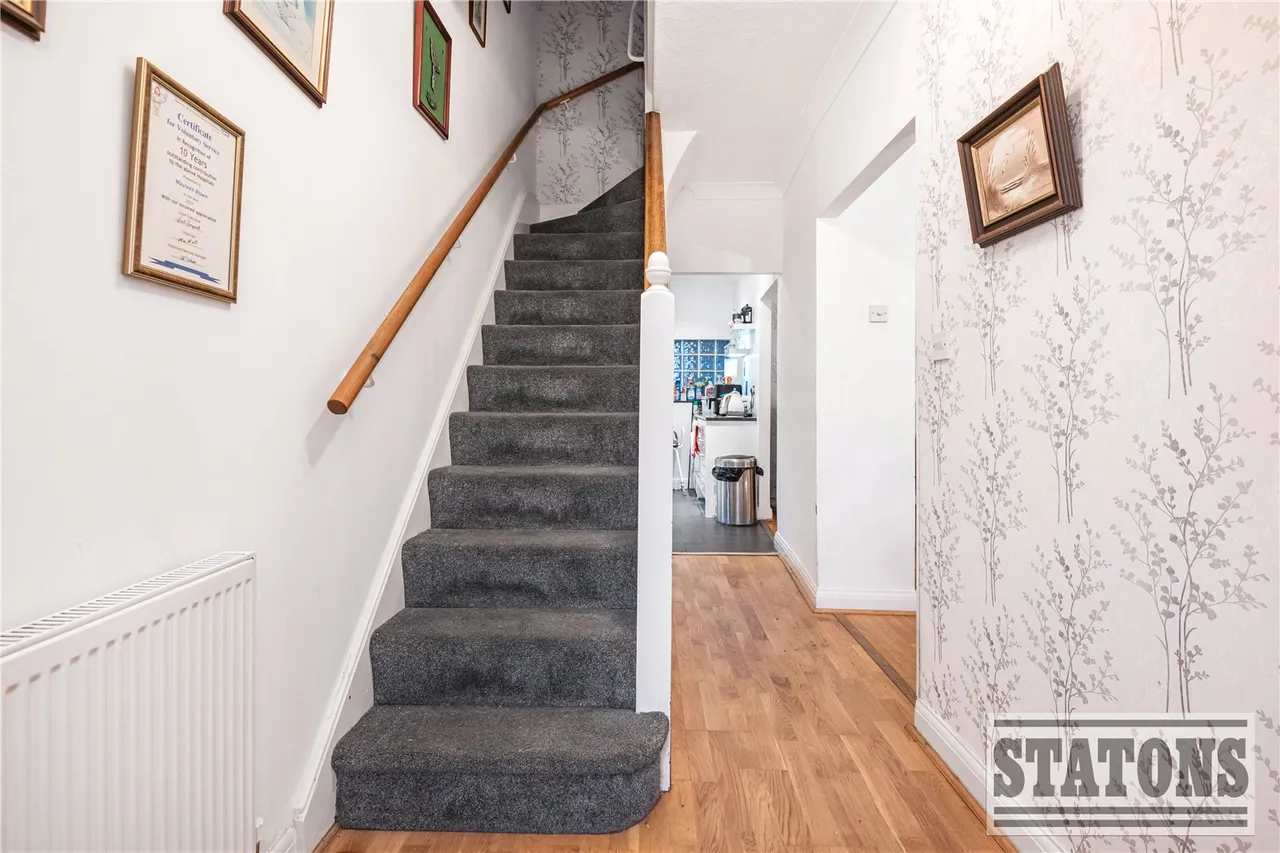 Blakeney Close, Whetstone, London, N20 9LH, photo 2