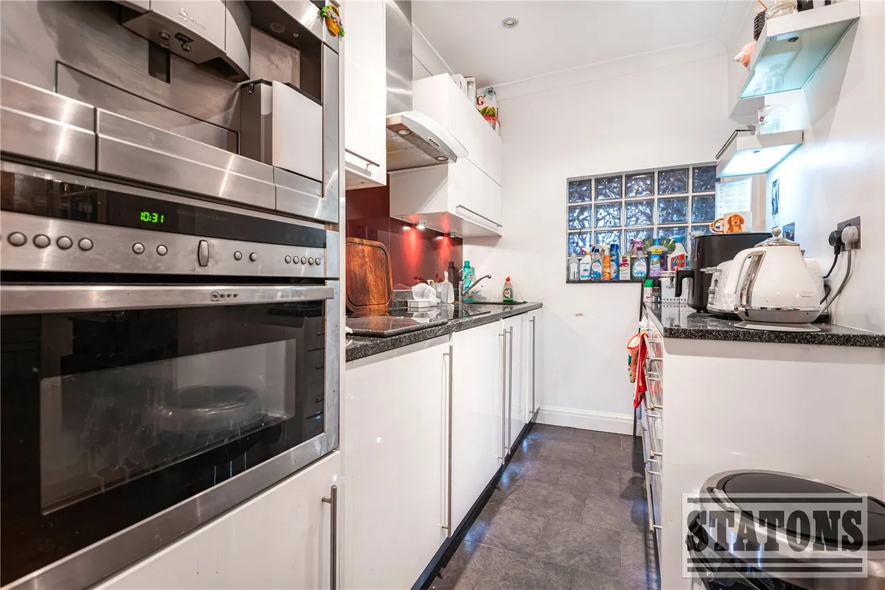Blakeney Close, Whetstone, London, N20 9LH, photo 5