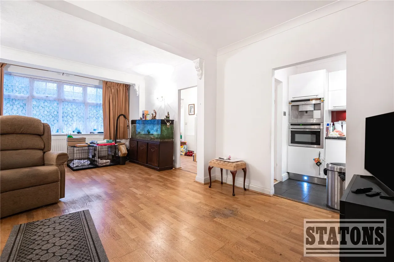 Blakeney Close, Whetstone, London, N20 9LH, photo 4