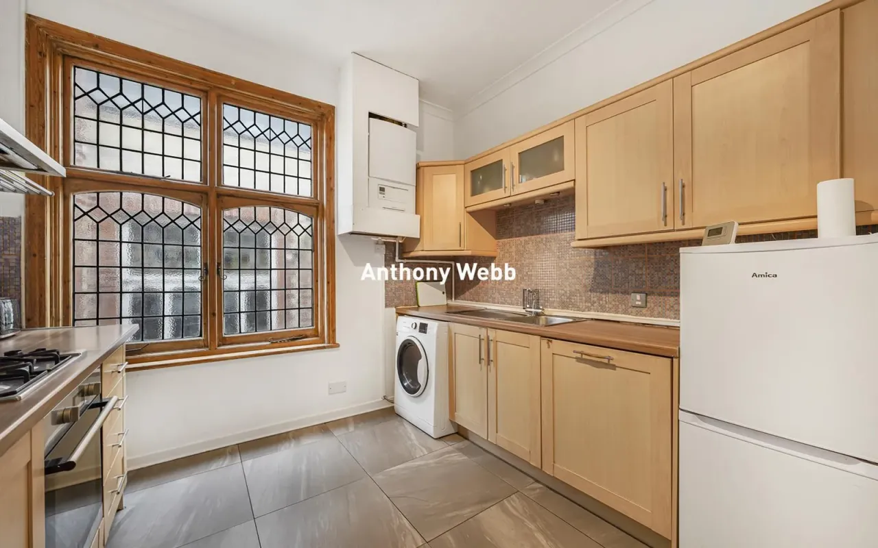 Compton Road, Winchmore Hill, N21, photo 2