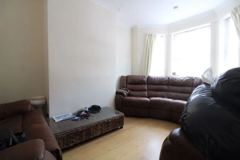Lyndhurst Road, Luton LU1 1LN, photo 5