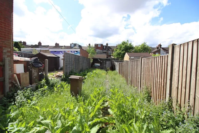 Lyndhurst Road, Luton LU1 1LN, photo 2