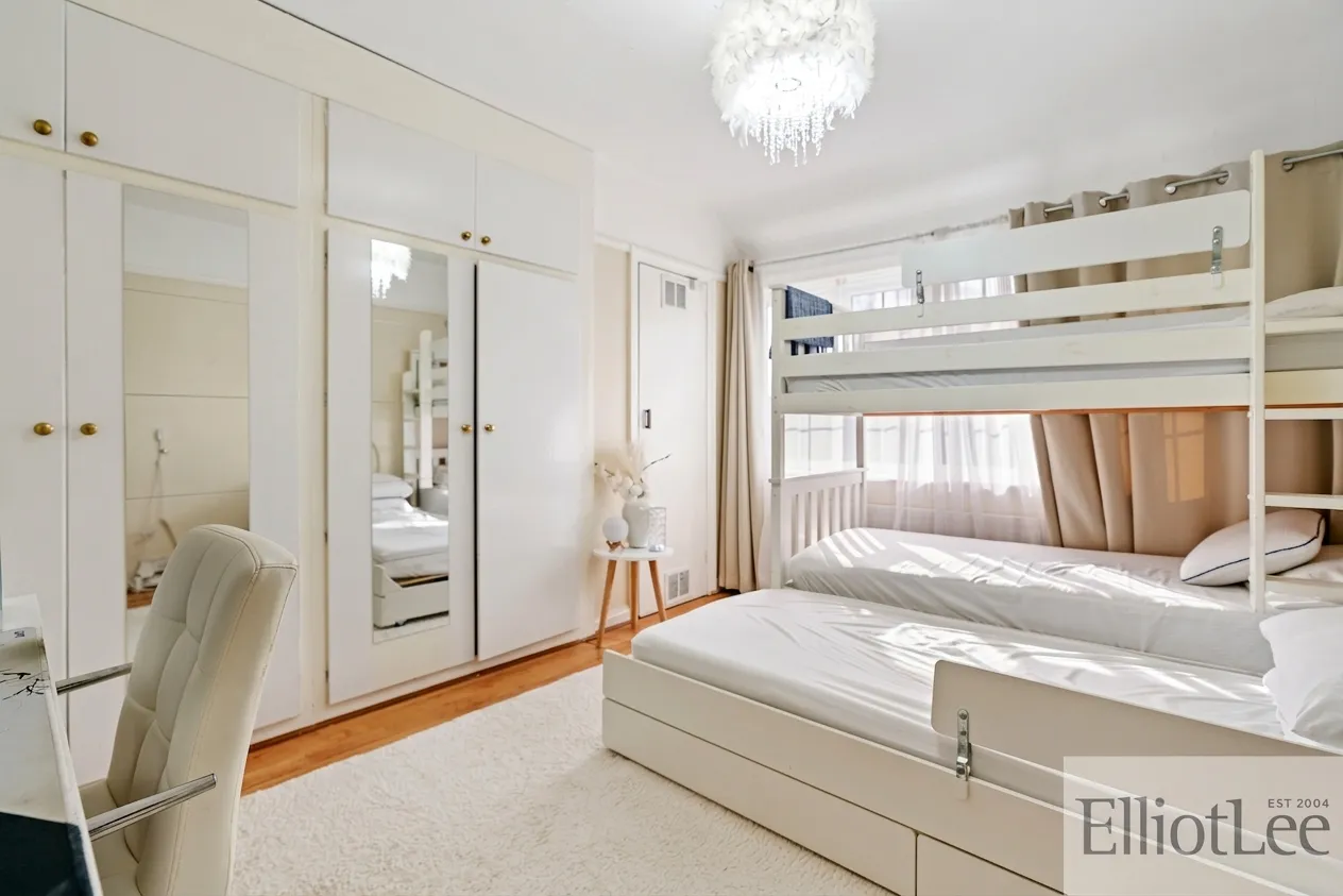 Sherwood Avenue, Greenford, UB6, photo 9