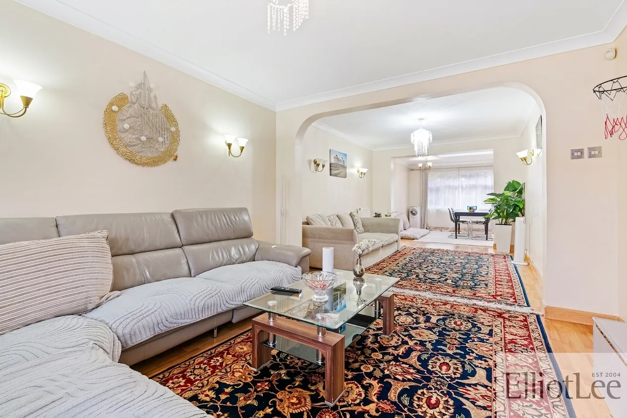 Sherwood Avenue, Greenford, UB6, photo 2
