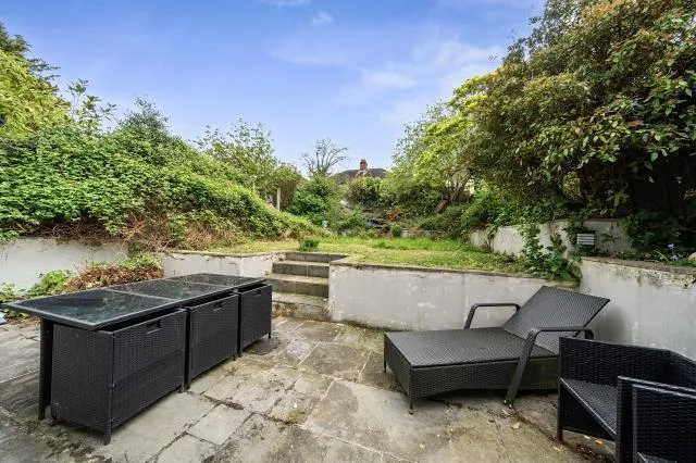 Colindeep Gardens, London, NW4, photo 20