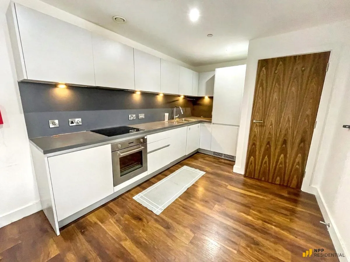 Ordsall Lane, Salford, Lancashire, M5 4XQ, photo 6