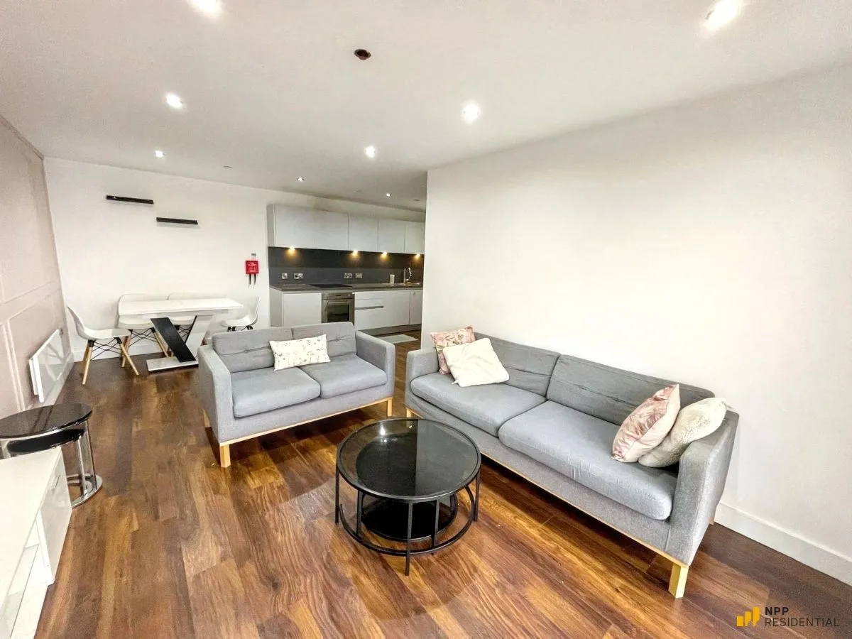 Ordsall Lane, Salford, Lancashire, M5 4XQ, photo 3