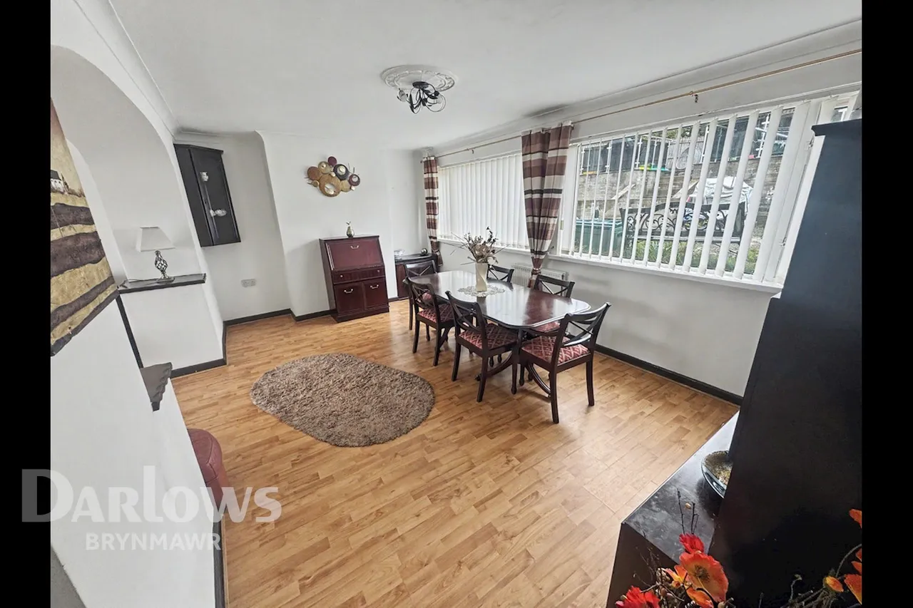 Station Road, Tredegar, photo 10