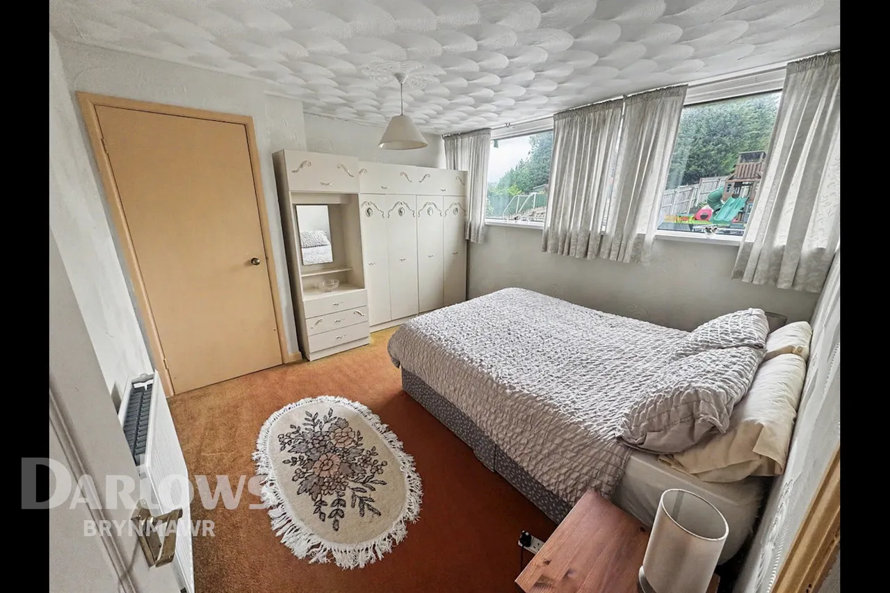 Station Road, Tredegar, photo 15