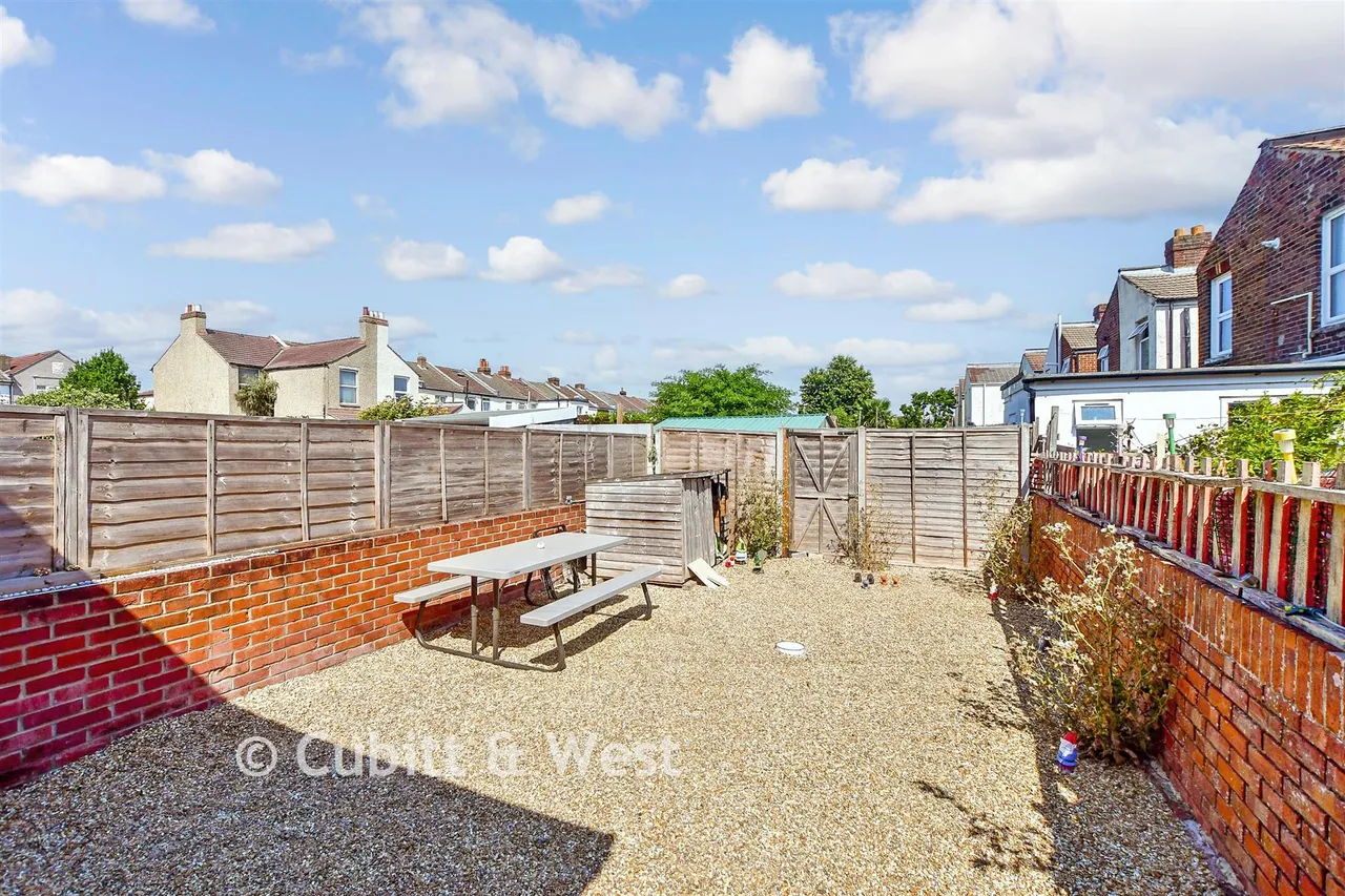 Chichester Road, Portsmouth, PO2, photo 7