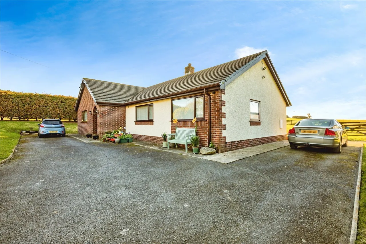 Llanrhystud, SY23, photo 3