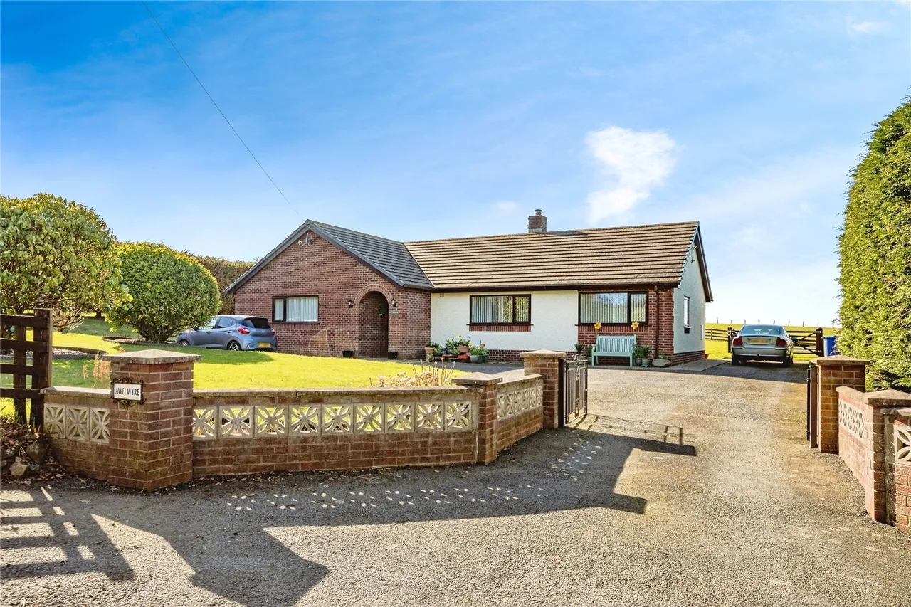 4 bed house for sale, Llanrhystud, SY23