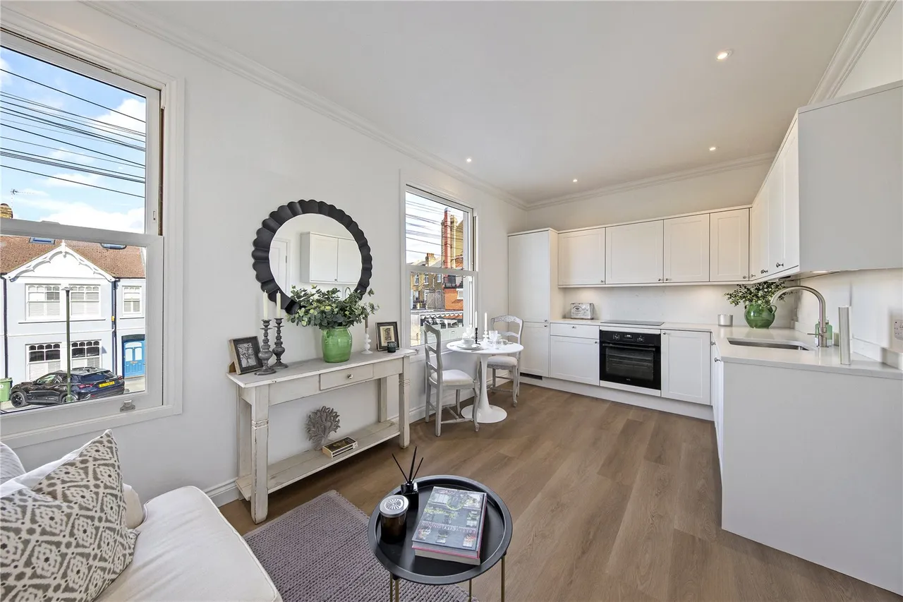 St. Leonards Road, East Sheen, SW14, photo 9