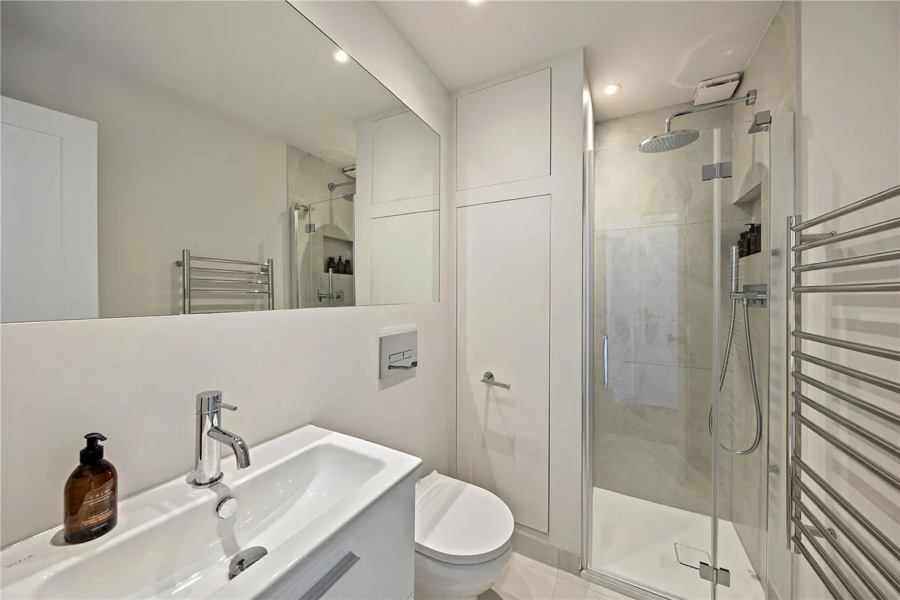 St. Leonards Road, East Sheen, SW14, photo 6