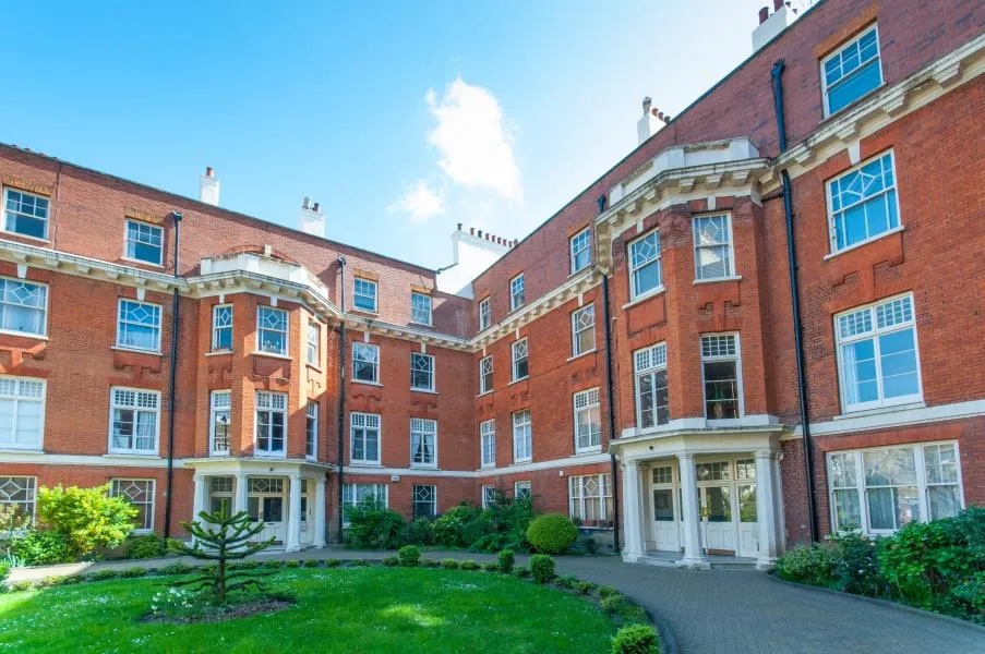 3 bed flat for sale — Elgin Avenue, London, W9 2NU