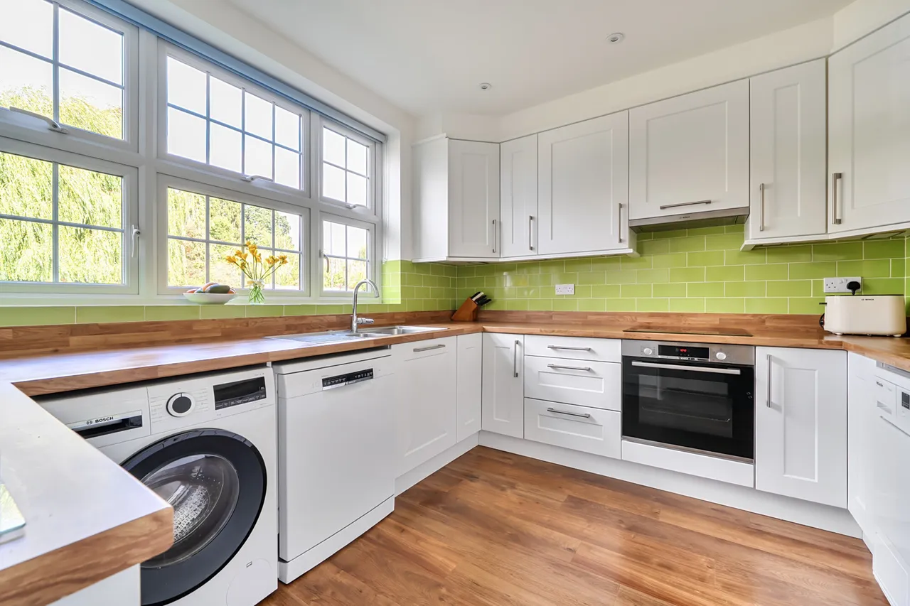 Gilbert Road, Pinner, HA5, photo 3