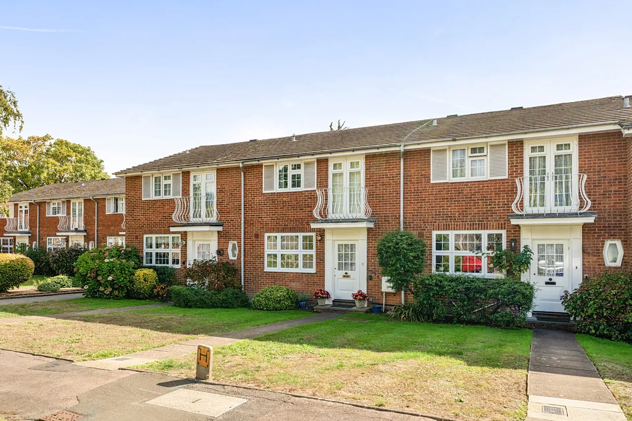 3 bed house for sale, Gilbert Road, Pinner, HA5