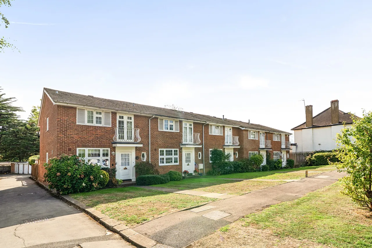 Gilbert Road, Pinner, HA5, photo 12